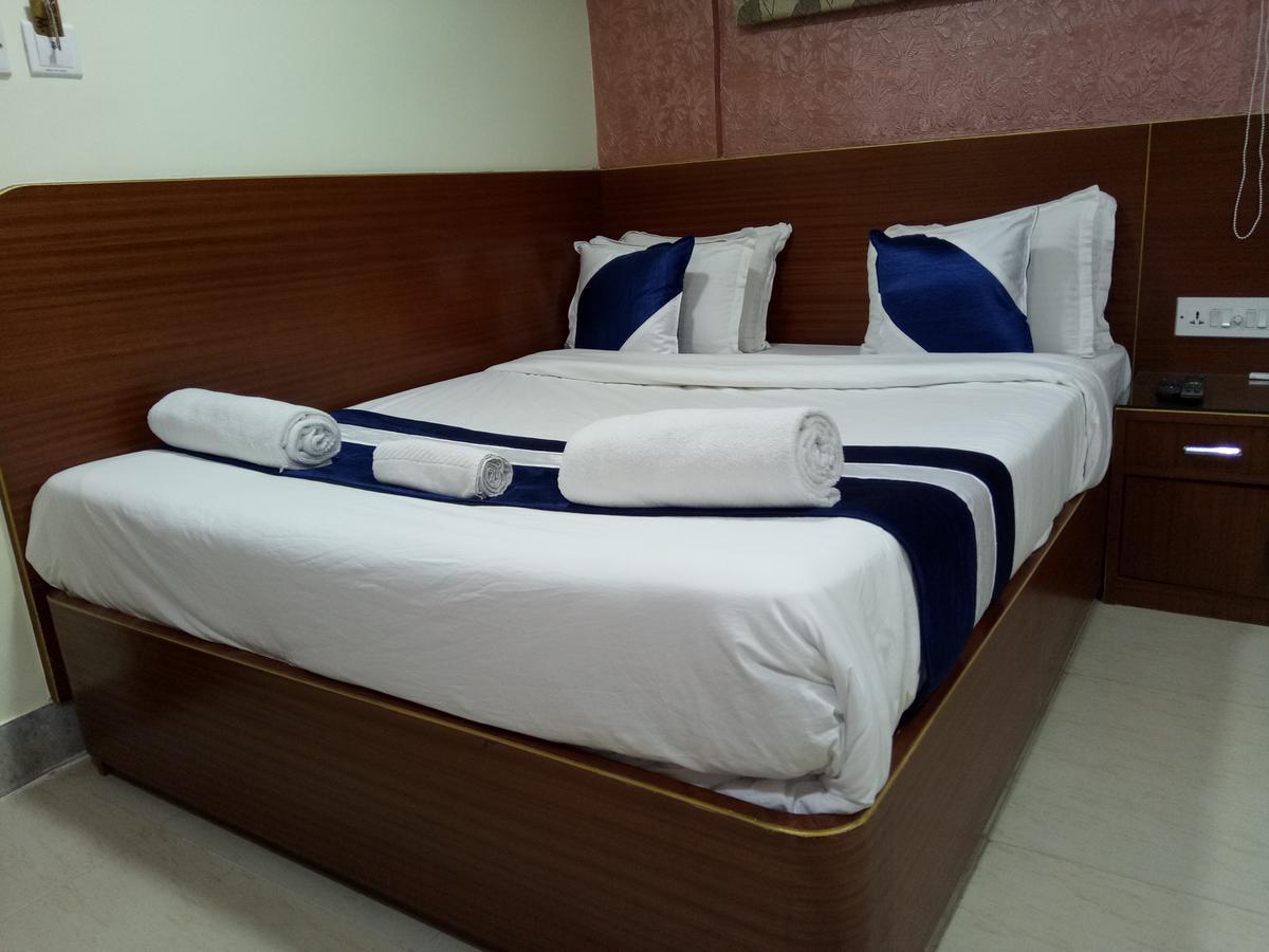 Hotel Presidency Inn Kolkata Exterior photo