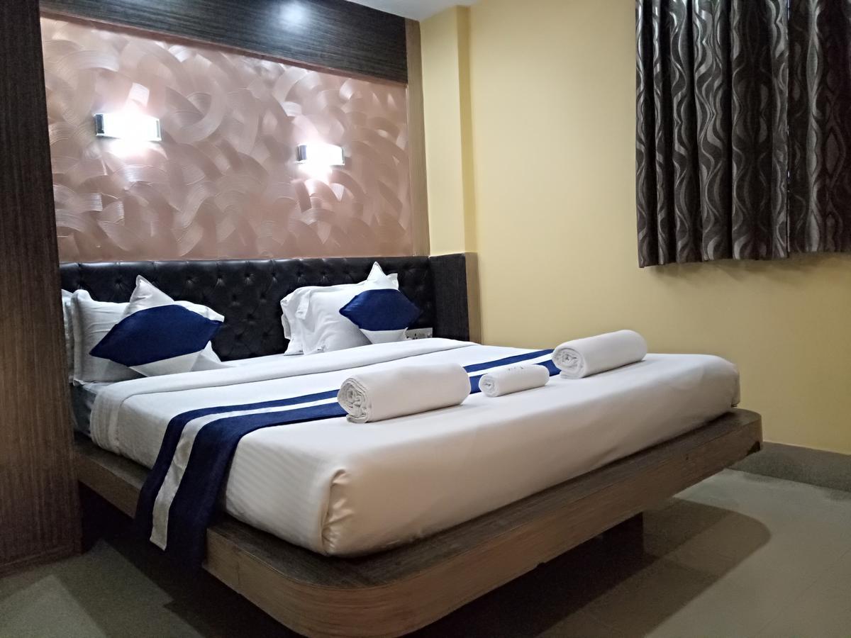 Hotel Presidency Inn Kolkata Exterior photo