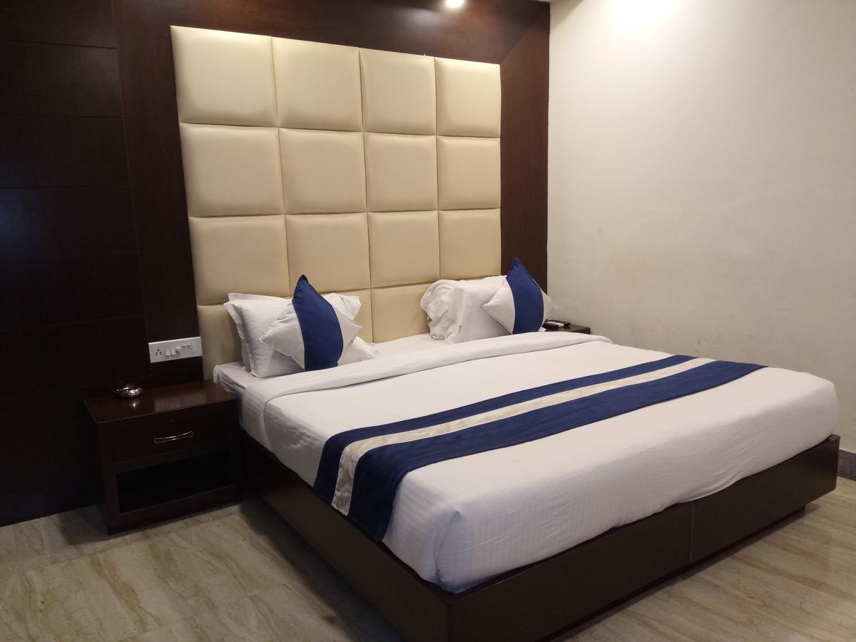 Hotel Presidency Inn Kolkata Exterior photo