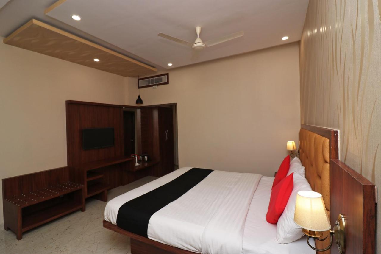 Hotel Presidency Inn Kolkata Exterior photo