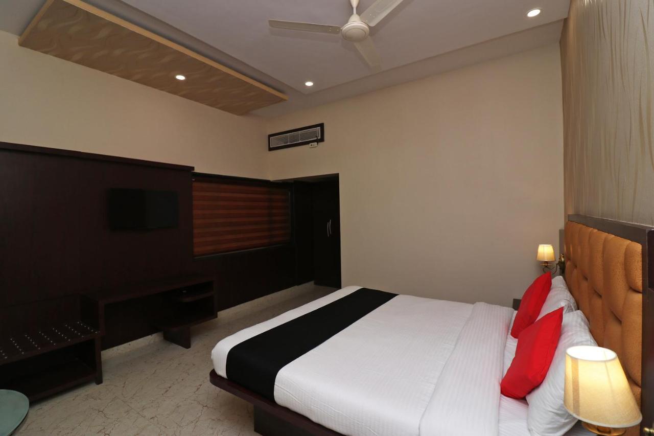 Hotel Presidency Inn Kolkata Exterior photo