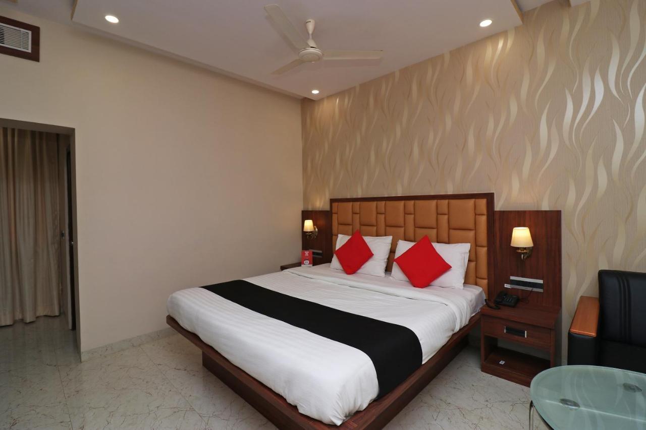 Hotel Presidency Inn Kolkata Exterior photo